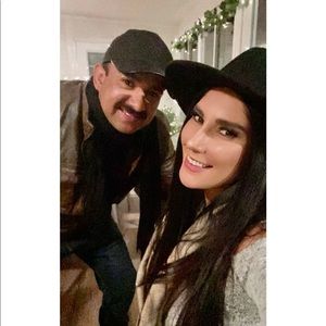 Meet your Posher, Myra